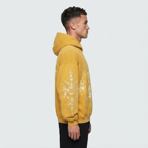 Sudadera de Hombre Estilo Vintage en Amarillo Mostaza con Estampado Gráfico Personalizado de Estrella - Product Image 2