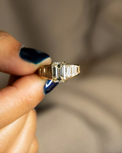 Diamante Cultivado en Laboratorio IGI, Corte Esmeralda, Oro Blanco de 14k, Anillo de Boda/Compromiso Unisex, Ideal para Aniversario - Product Image 1