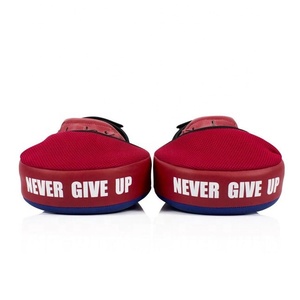 Guantes y Almohadillas de Boxeo de Cuero de Alta Calidad Más Vendidos para Entrenamiento de Muay Thai: Transpirables y Protectoras - Product Image 6