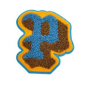 Patchs en lettres chenille personnalisés en gros, patchs brodés à repasser pour vêtements - Product Image 1