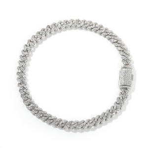 Pulsera de Eslabones Cubanos Geométricos de Latón con Acabado Plateado, Zirconia de Seis Milímetros, Cadena de Muñeca Personalizada, Accesorio de Moda Contemporáneo - Product Image 2