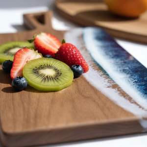 Planche à découper en bois Ocean Paddle - Non toxique et facile à nettoyer - Product Image 5