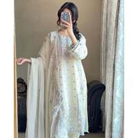 Ensemble haut-bas et dupatta blancs brodés motif étoile Maruti Fashion Designer pour robes de bal, taille M