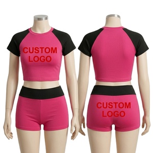 Conjunto Deportivo de Dos Piezas para Mujer, Top Corto y Pantalones Cortos en Rosa y Negro con Contraste, Logotipo Personalizado, Transpirable, de Algodón y Elastano, para Primavera/Verano - Product Image 1