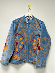 เสื้อแจ็คเก็ตปักลายซูซานีทำมือ งานฝีมือเอกลักษณ์เฉพาะตัว สไตล์ชาติพันธุ์ วินเทจ  ชิ้นงานศิลปะจากช่างฝีมือ - Product Image 5