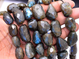 Perles de labradorite facettées AAA+ 20mm-22mm, pépites naturelles de labradorite bleue feu, pierres semi-précieuses, perles roulées pour bijoux - Product Image 4