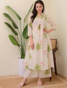 Conjunto de Kurta y Palazzo de Viscosa Rayón KV - Product Image 2