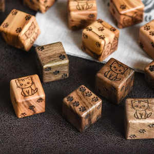 Dados Poliédricos de Madera de Lujo, Hechos a Mano, 7 Piezas, Ecológicos, para Juegos de Mesa de Rol, Tradebyd - Product Image 1