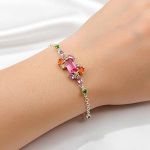 Bracelet vintage en argent sterling multi-breloques, conçu pour une élégance antique, harmonie de couleurs riches, luxe intemporel, qualité supérieure - Product Image 3