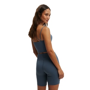 กางเกงขาสั้นออกกำลังกายเอวสูงสำหรับผู้หญิง ผ้าโพลีเอสเตอร์ 100% ดีไซน์ใหม่ รับผลิตตามสั่ง ขายส่ง ยืดหยุ่นได้ - Product Image 3