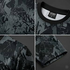 Camiseta Urbana Sublimada Personalizada para Hombre, Diseño Gráfico Abstracto Monocromático Oscuro, Estampado Completo en Poliéster - Product Image 4