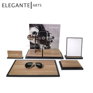 Exhibidor de Madera con Ventana Óptica - Product Image 2