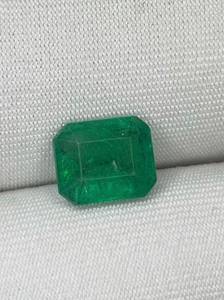 มรกตสีเขียวเข้ม, มรกตธรรมชาติทรงเหลี่ยมแบบไม่เจียระไน - Product Image 1
