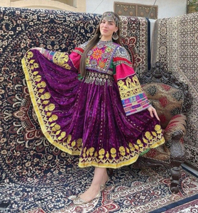 Última llegada: Vestido tribal afgano Kuchi tradicional vintage hecho a mano para niñas con bordados intrincados - Product Image 3
