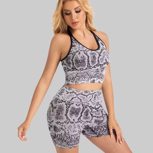 Ensemble de yoga imprimé serpent sans couture, taille haute, effet push-up, élastique, respirant, séchage rapide, anti-frottement, pour fitness et sport décontracté, 2 pièces - Product Image 4