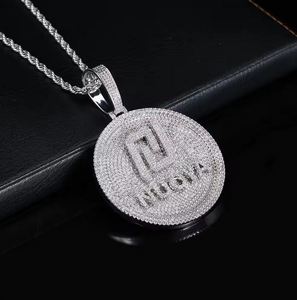 Colgante Personalizado de Lujo en Plata 925 con Moissanita, Diseño Disco, Redondo, Octagonal, Rectangular, con Logotipo, Estilo Hip Hop, Totalmente Cubierto de Piedras, Unisex, Certificado IGI - Product Image 4