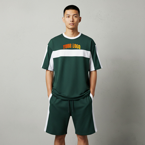 Conjunto Deportivo de 2 Piezas para Hombre, Verde con Paneles en Contraste, Estampado Informal, Ligero, Cuello Redondo, Pantalones Cortos Jogger, Ropa Urbana de Verano - Product Image 1
