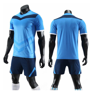 Ensemble de maillots de football personnalisés sublimés rose et noir, col en V, manches courtes, pour hommes, respirant, anti-transpiration, coupe athlétique, toutes saisons - Product Image 1
