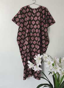 Vestido Kaftan de Algodón de Alta Calidad con Estampado Floral, Hecho a Mano en India, Estilo Maxi Holgado, Ideal como Cubrebañador - Product Image 2