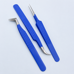 Pince à épiler professionnelle pour sourcils, en acier inoxydable, à pointe inclinée, écologique, durable, avec poignée texturée bleue, précision et beauté - Product Image 5