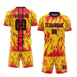 Nuevo Uniforme de Fútbol Personalizado de Alta Calidad para Hombre Adulto, Conjunto de Camiseta y Pantalones Cortos con Diseño Amarillo y Rojo, Equipación de Fútbol Personalizada 100% - Product Image 1