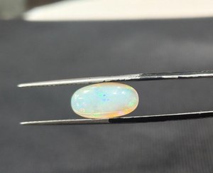 Opale de Feu Naturelle d'Australie, Coupe Ovale, 5,25 Carats, Pierre Précieuse Blanche en Vrac avec Changement de Couleur, Certifiée par un Certificat Tierce Partie pour la Fabrication de Bijoux - Product Image 3