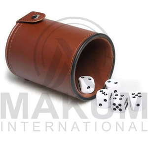 Ensemble de jeux de société personnalisés en gros, gobelet à dés en cuir original, gobelet à dés en cuir avec logo personnalisé et dés de poker - Product Image 3