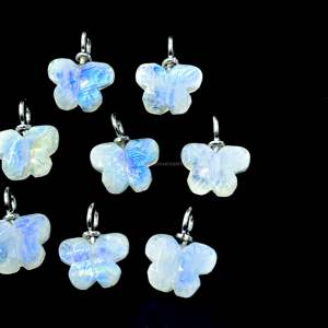 Colgante de mariposa de piedra lunar arcoíris llamativo, de plata de ley 925, tallado a mano, para la fabricación de joyas. - Product Image 4