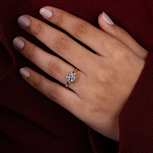 แหวนหมั้นหินสามก้อนสำหรับงานแต่งงานได้รับการรับรองจาก IGI ในห้องปฏิบัติการครบรอบชุบทอง14K - Product Image 2