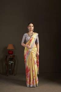 Sari de luxe prêt-à-porter avec chemisier cousu, en crêpe de soie à imprimé numérique floral, fournisseur en gros en ligne de saris indiens - Product Image 2