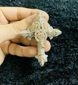 Pendentif Croix Florale Luxe Iced Out Moissanite VVS Finition Or Bijoux Hip Hop Aspect Diamant Collier de la Foi - Product Image 2