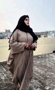 ชุดมุสลิมแบบดั้งเดิมสำหรับผู้หญิง สไตล์อิสลาม เรียบหรู ดูดี พร้อมงานปักมือประณีต  ชุดอาบายะแบบดูไบ พร้อมเครื่องประดับ - Product Image 2