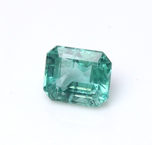 Émeraude naturelle du Rajasthan de haute qualité, taille octogonale, certifiée IGI, 9x7.4x6.2mm, pierre facettée, couleur intense, bijou de caractère - Product Image 2