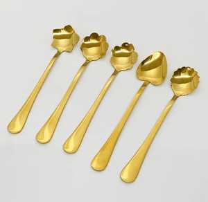 Cuillère en métal multi-usages de qualité supérieure pour servir la soupe, les desserts, la cuisine et la préparation des aliments, disponible dans le monde entier - Product Image 4