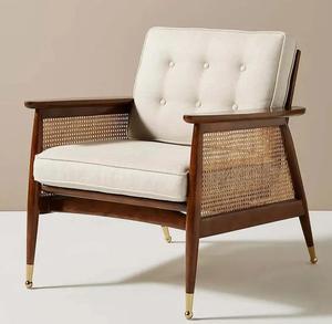 Fauteuil rembourré de style mid-century modern avec dossier en rotin, structure en bois et coussin en lin, meuble de salon - Product Image 6