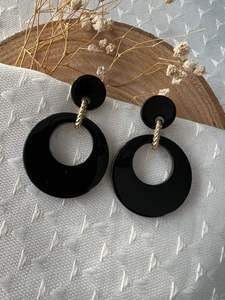Boucles d'oreilles en résine pour femmes, bijoux tendance, couleur rouge, boucles d'oreilles en résine pour femmes, meilleure qualité à prix abordable, artisanat en résine. - Product Image 2