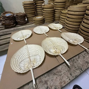 Abanico Plegable de Bambú Vintage, Hecho a Mano, con Patrón Grabado, Decoración para Fiestas, Regalo - Product Image 6