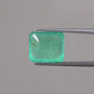 Esmeralda Verde Natural Certificada por IGI, Corte Octogonal de 6.77 Quilates, 12x10mm, Tallada a Mano, Pulida, Encerada/Aceitada, Excelente Brillo - Product Image 3