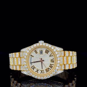 นาฬิกาข้อมือหรูหราประดับเพชรเต็มเรือนแบบ Iced Out สีทอง สำหรับ UNISEX ขายส่งจากอินเดีย - Product Image 1