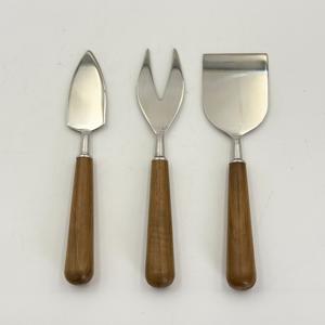 Juego de Cuchillos para Queso de Lujo Hechos a Mano, de Acero Inoxidable con Mango de Madera, Utensilios de Mesa Elegantes para Bodas y Ocasiones Especiales - Product Image 1