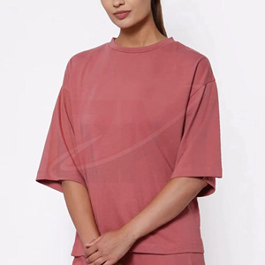 Camiseta de cuello redondo oversize para mujer, estilo streetwear, de marca personalizada, color liso, hombros caídos, manga media, tejido de punto, ajuste holgado, para todas las estaciones. - Product Image 3