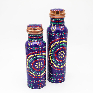 Botella de agua de cobre puro de estilo moderno con diseño martillado a mano, a prueba de fugas y recipiente de cobre para gimnasio, yoga y oficina. - Product Image 5