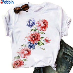 Camiseta de Alta Calidad Premium Plus Size con Estampado Floral para el Día de San Valentín, Camiseta Vintage Extra Grande para Mujer - Product Image 1