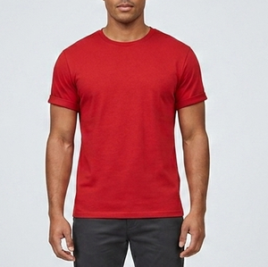 Camiseta de Manga Corta Enrollada Roja Carmesí, Corte Oversize, Estilo Urbano, Lisa, de Algodón para Hombre - Product Image 1