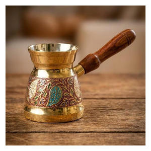Cafetière turque en cuivre épais avec motifs classiques pour la préparation de café en café et restaurant - Product Image 5