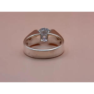 Bague solitaire en moissanite taille émeraude, argent sterling 925, style vintage, pour fiançailles, mariage ou promesse, Trisha Jewels ER009 - Product Image 1