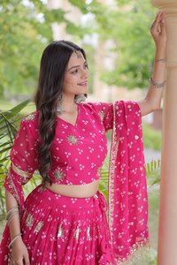 Lehenga choli estilo Navaratri, ropa de boda india de boutique, ropa festiva para mujeres, lehenga choli india exclusiva - Product Image 5