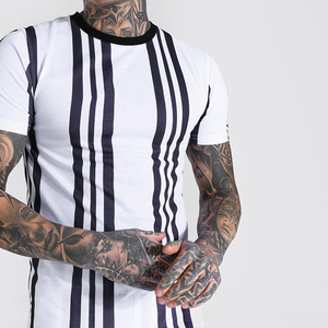 ชุดลำลองฤดูร้อนใหม่สำหรับผู้ชาย ชุด 2 ชิ้น เสื้อยืดแขนสั้นระบายอากาศ กางเกงขาสั้น ชุดคู่แบบกำหนดเองสำหรับผู้ชาย ราคาขายส่ง คุณภาพสูง - Product Image 4