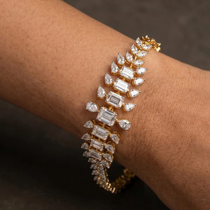 Brazalete de Lujo para Mujer, Chapado en Oro de 18K, con Moissanita, Corte Esmeralda, Geométrico, Joyería para Boda - Product Image 1