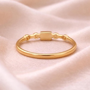 แหวนทอง 18K ชุบทองเหลืองประดับทับทิมแดงทรงสี่เหลี่ยม ดีไซน์เรียบง่าย ลายดวงอาทิตย์ วงแหวนเล็กๆ เครื่องประดับสำหรับผู้หญิง ผู้ผลิต - Product Image 4